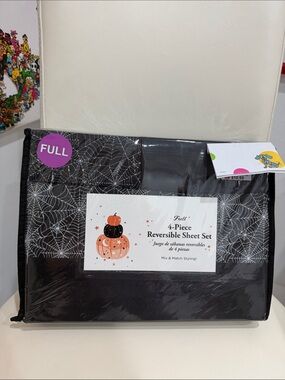 Full 4 Piece Reversible Halloween Sheet Set in Black & White Spiderweb Print
